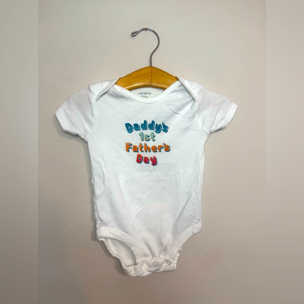 Carters | Daddy’s 1st Fathers Day White Onesie | Size 12 Months EUC